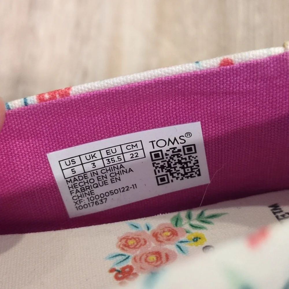 TOMS Women's Multicolor Floral Slip-On Flats size 5 - Picture 9 of 13